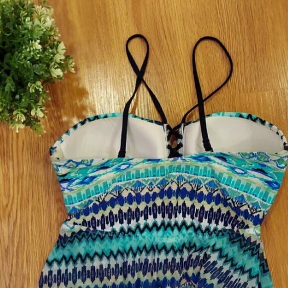Profile swimsuit top. Size 12 - Picture 4 of 7